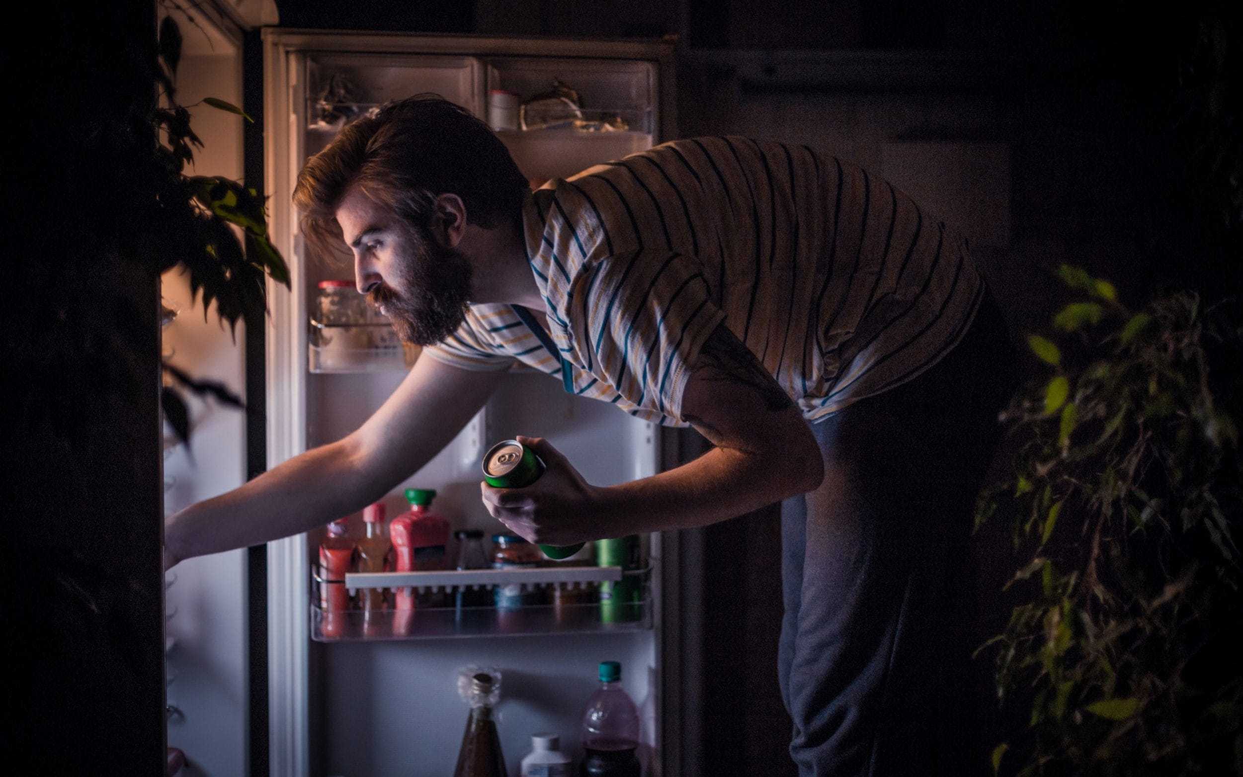 Kako večerna rutina pripomore k boljšemu spancu